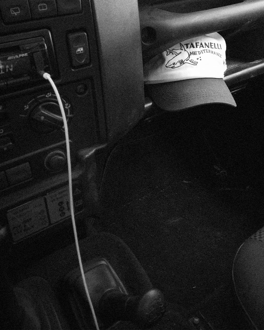 LA CASQUETTE REQUIN